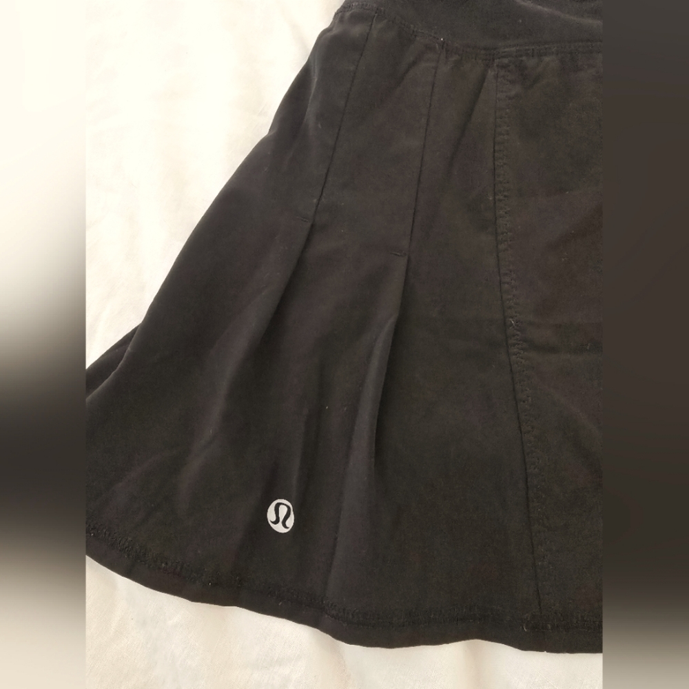 Lululemon Athletica Black Women's Side Pleat Skort Sz 4